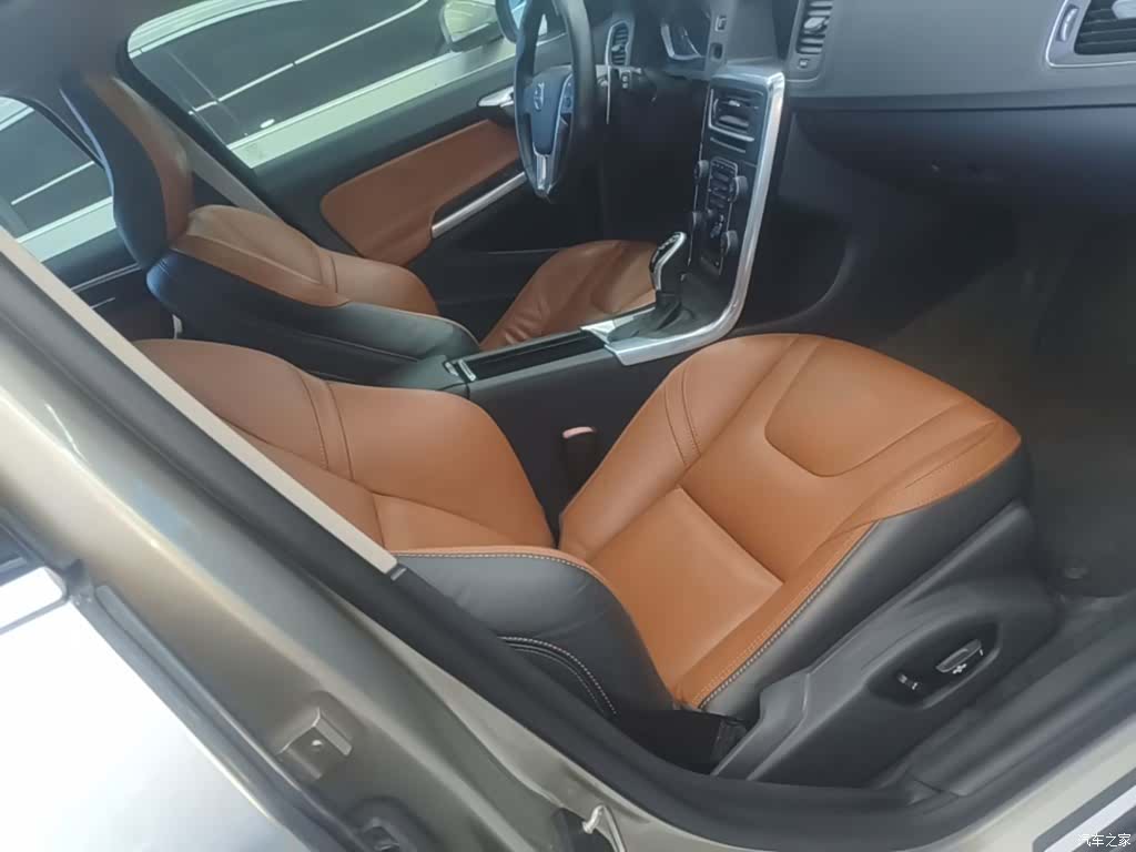 Volvo V60, 2017 25