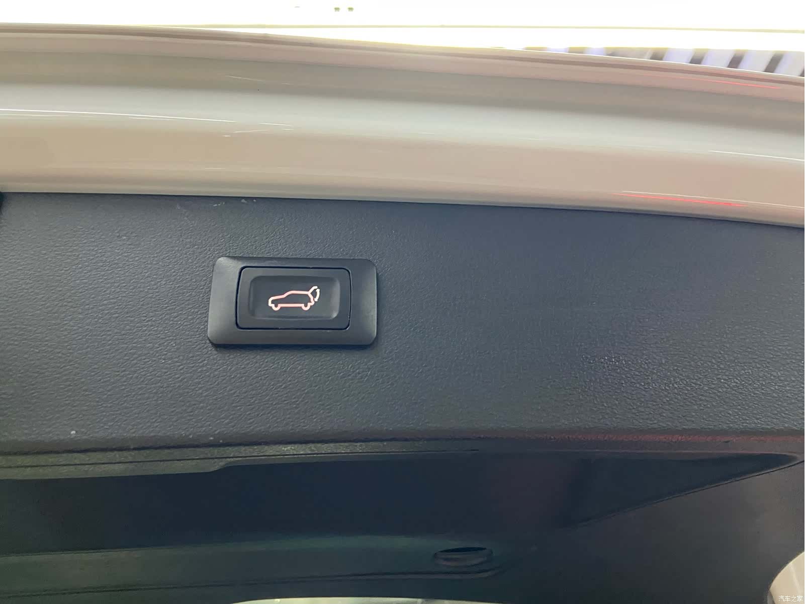 Audi Q2L, 2022 13