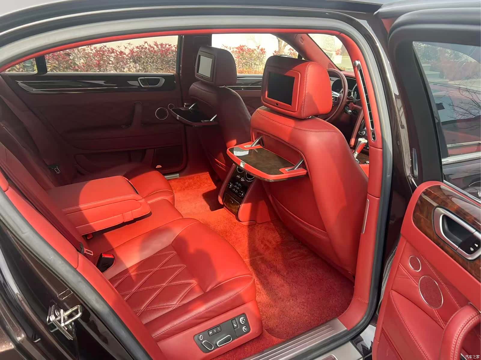 Bentley Flying Spur, 2011 15
