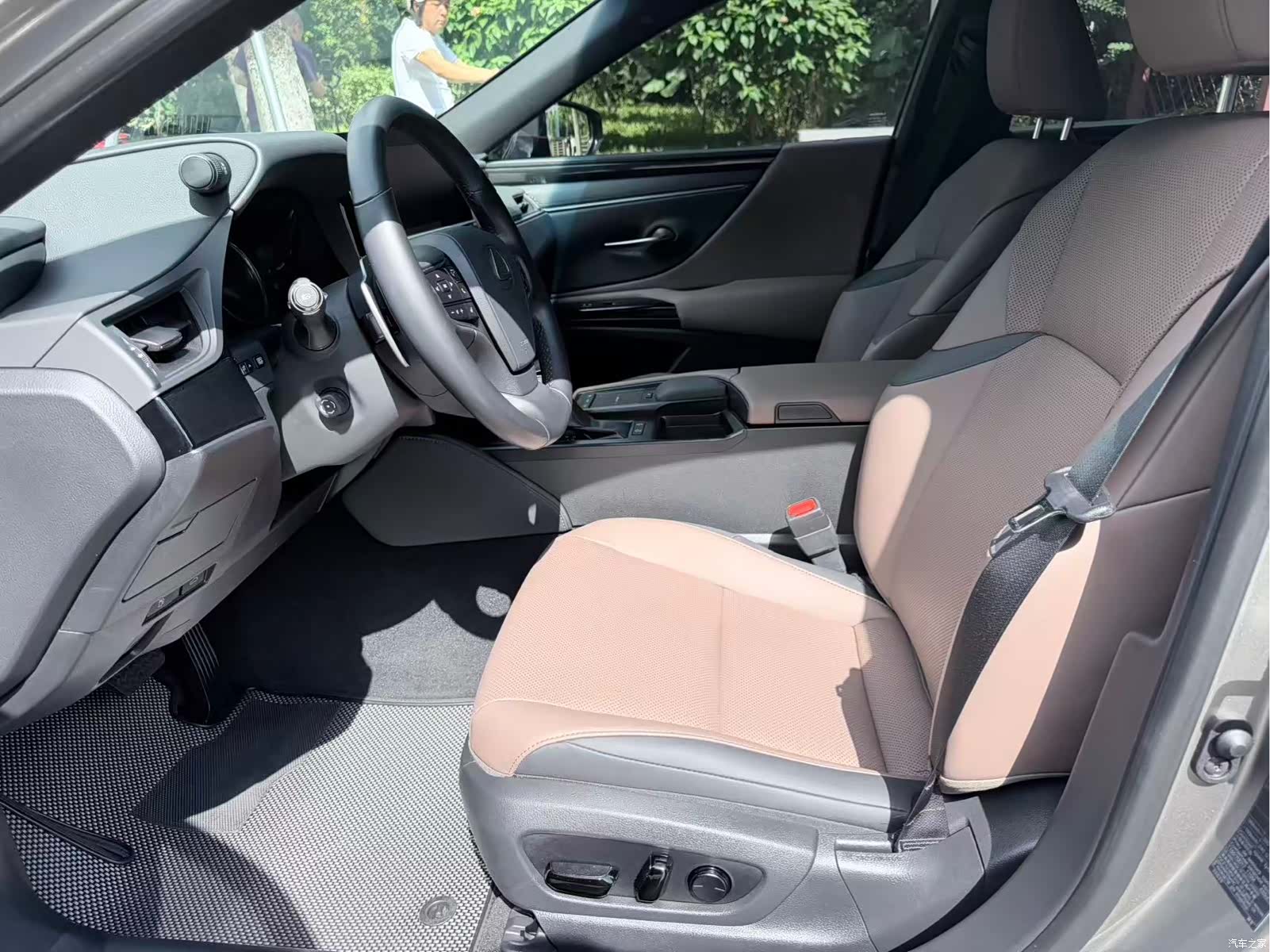 Lexus ES, 2022 8