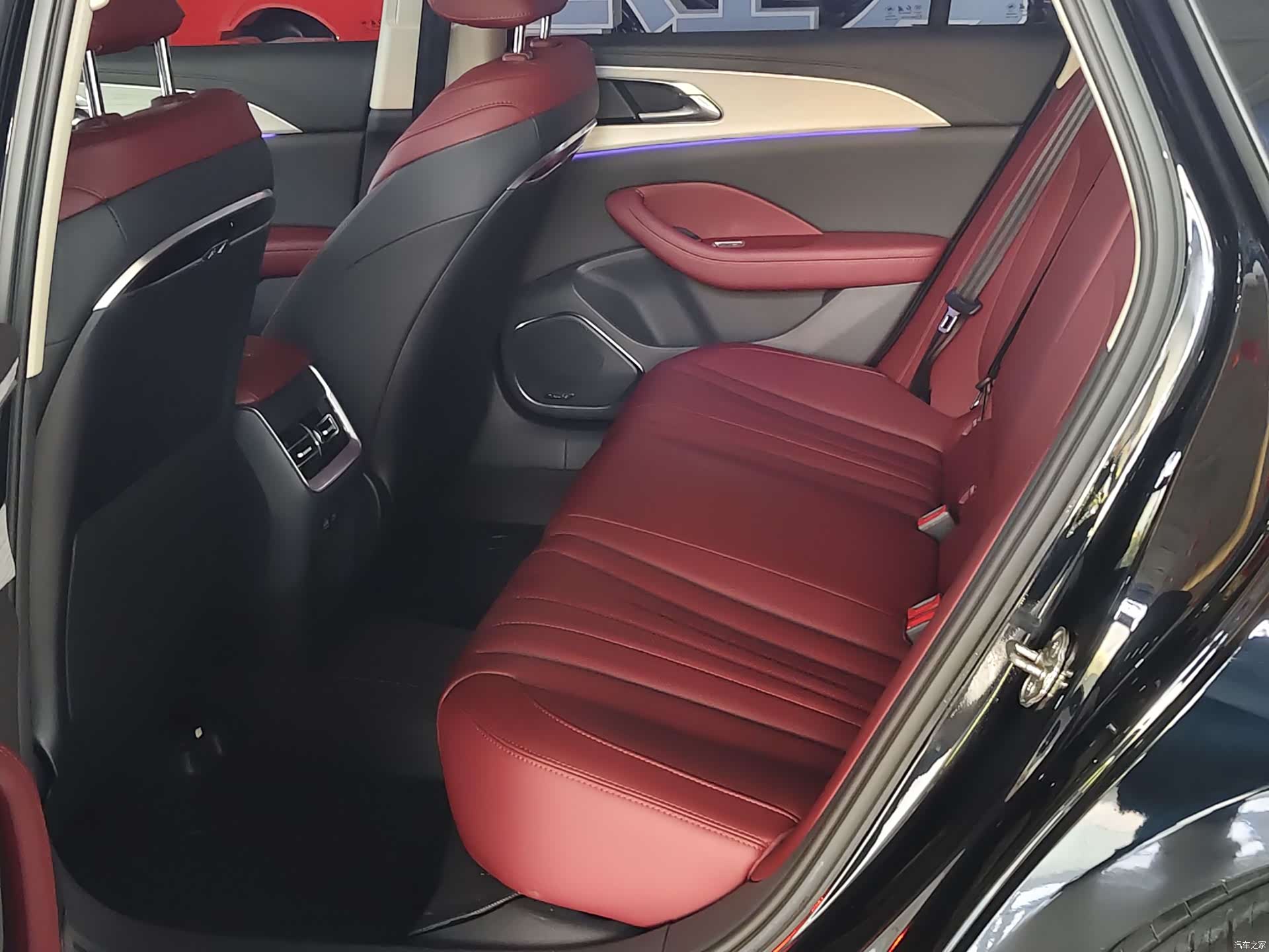 Hongqi H5, 2025 4