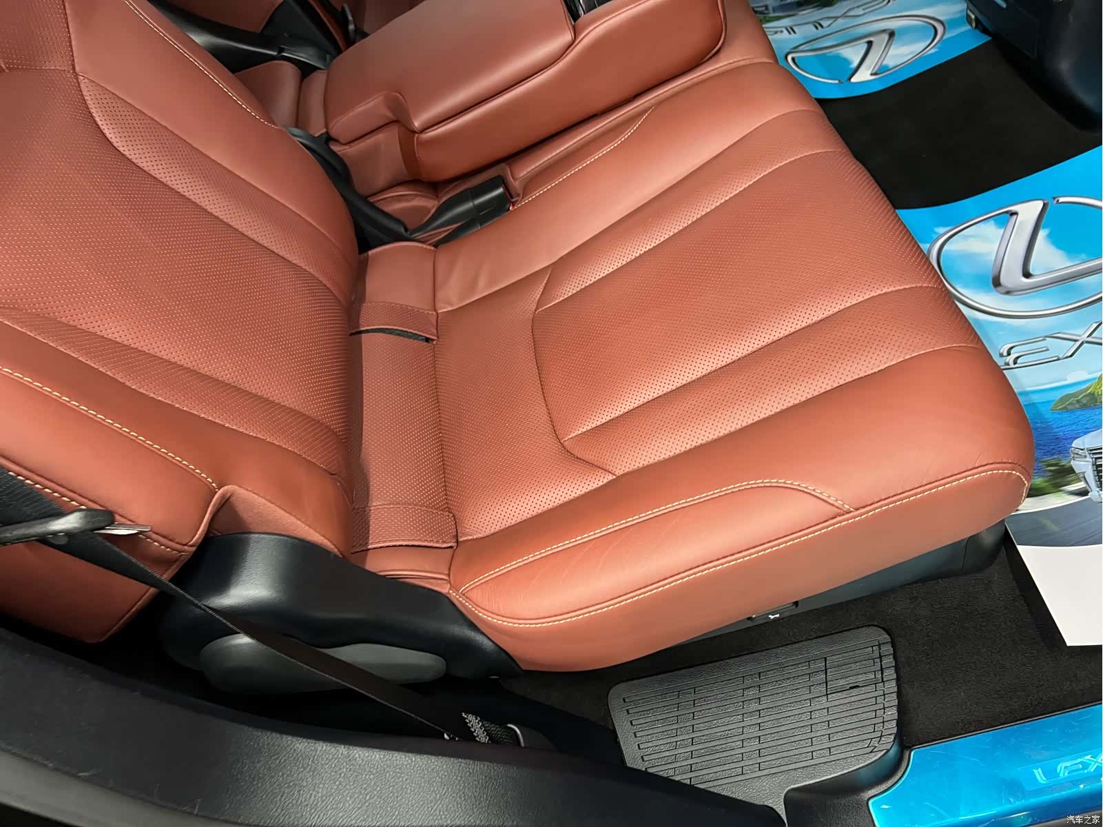Lexus LX, 2020 28
