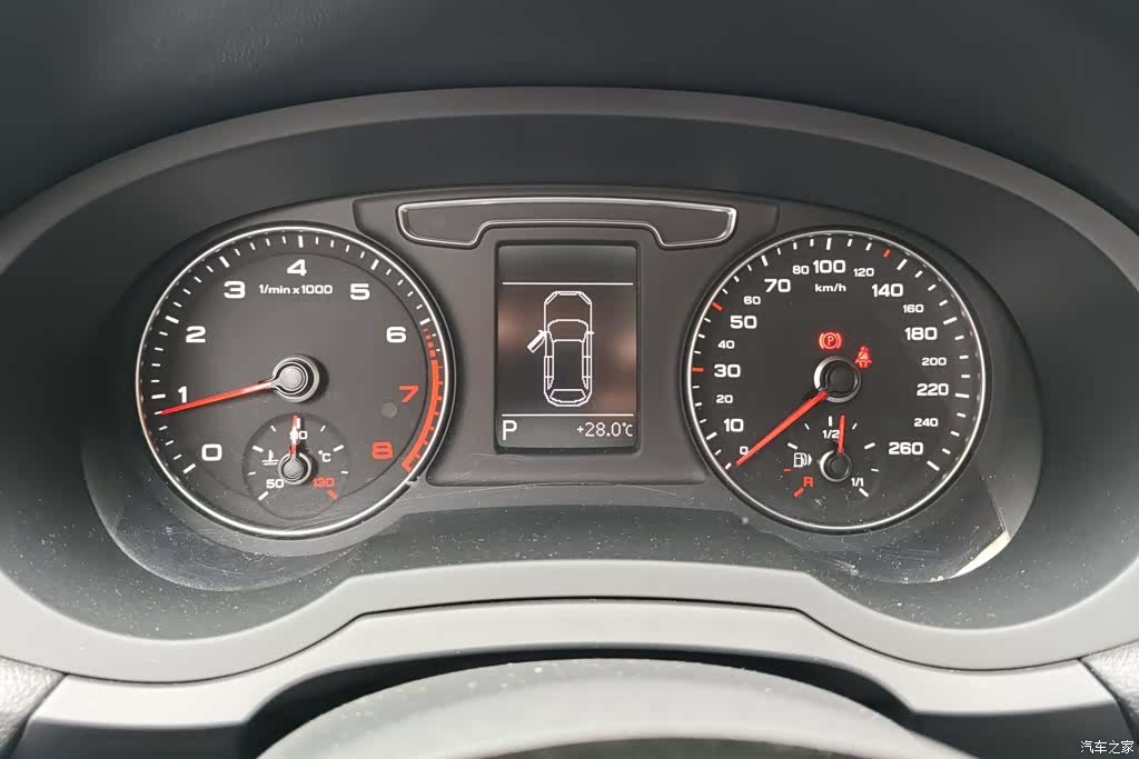 Audi Q3, 2019 14