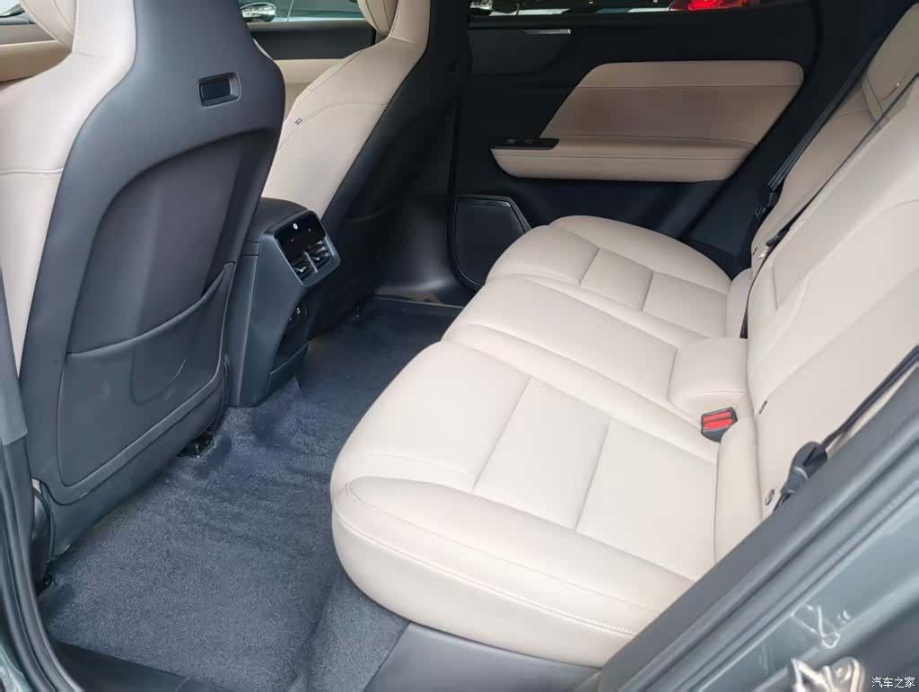 Volvo XC70, 2026 17