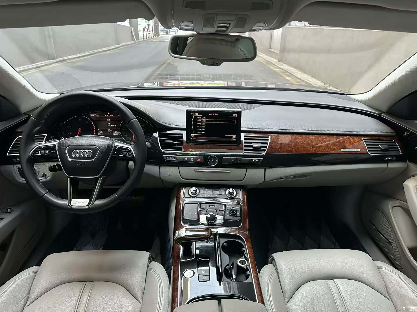 Audi A8L, 2011 7