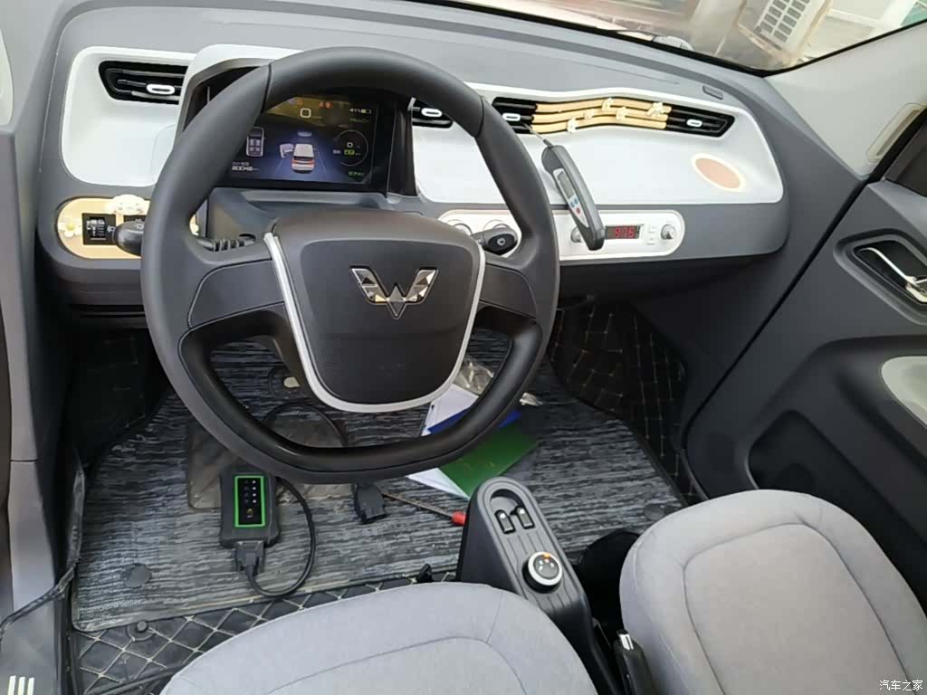 Wuling MINIEV, 2021 10