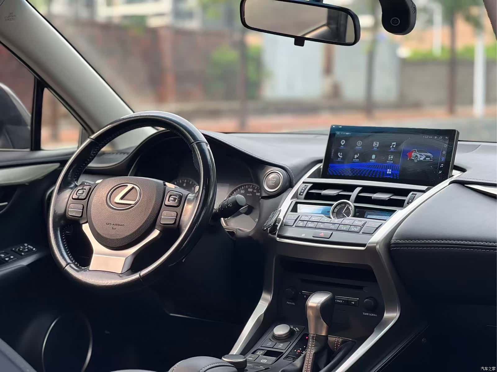 Lexus NX, 2017 10