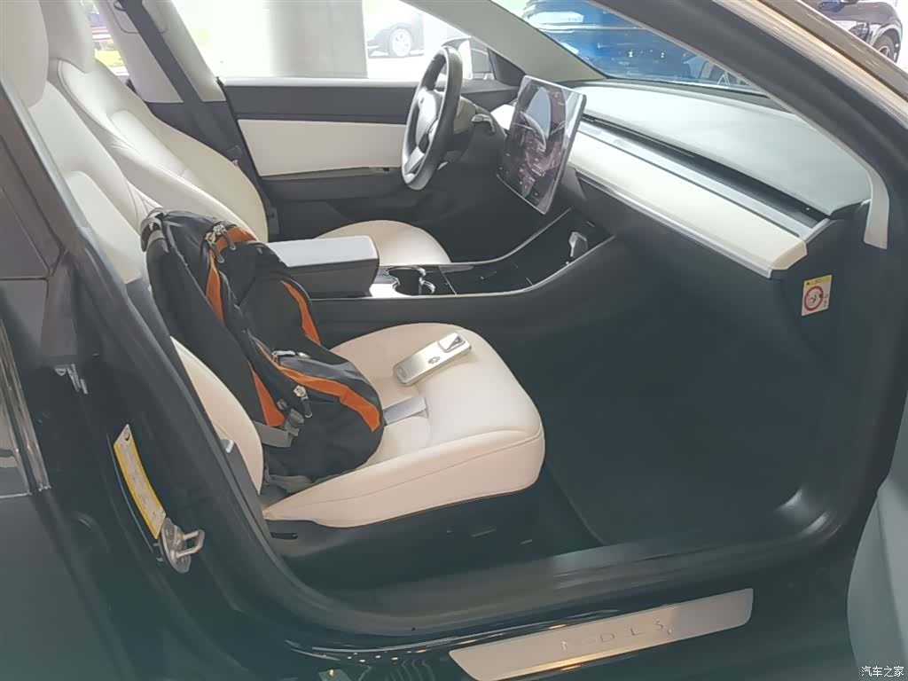 Tesla Model 3, 2019 25