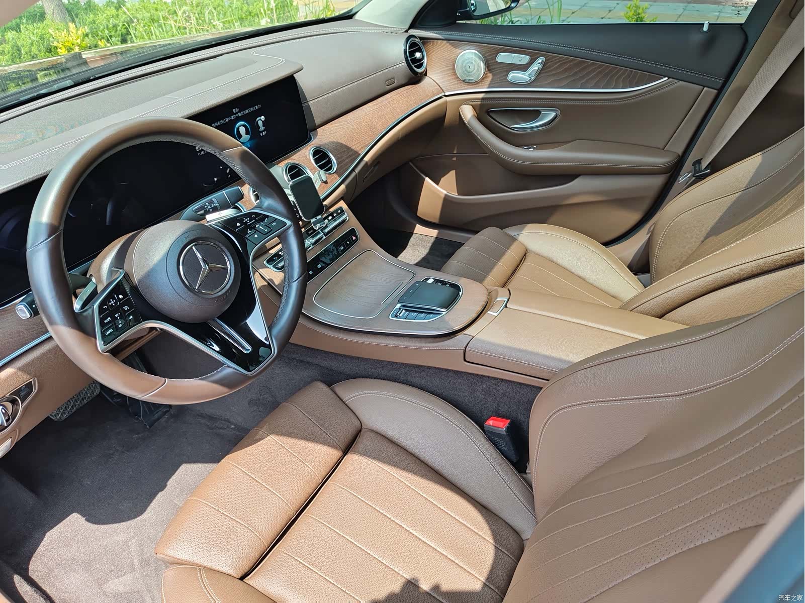Mercedes-Benz E-Class, 2022 25