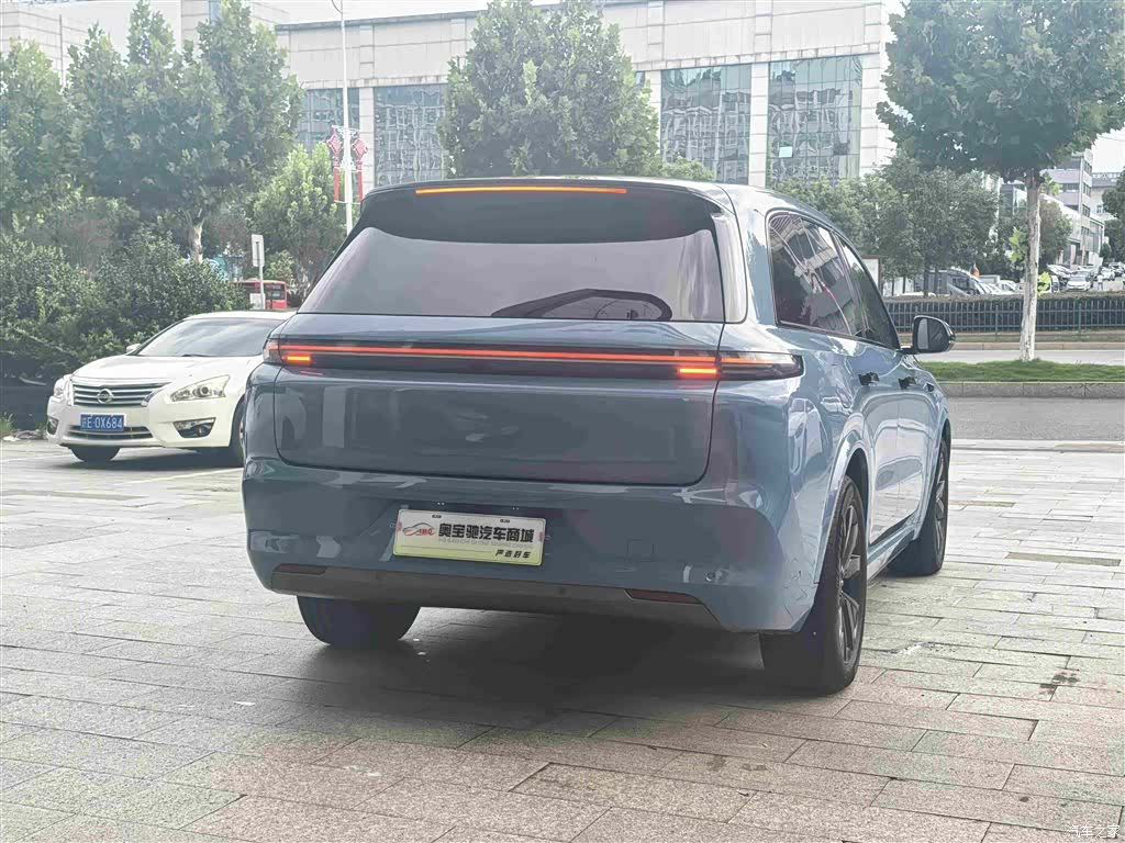 Li Auto L8, 2023 7