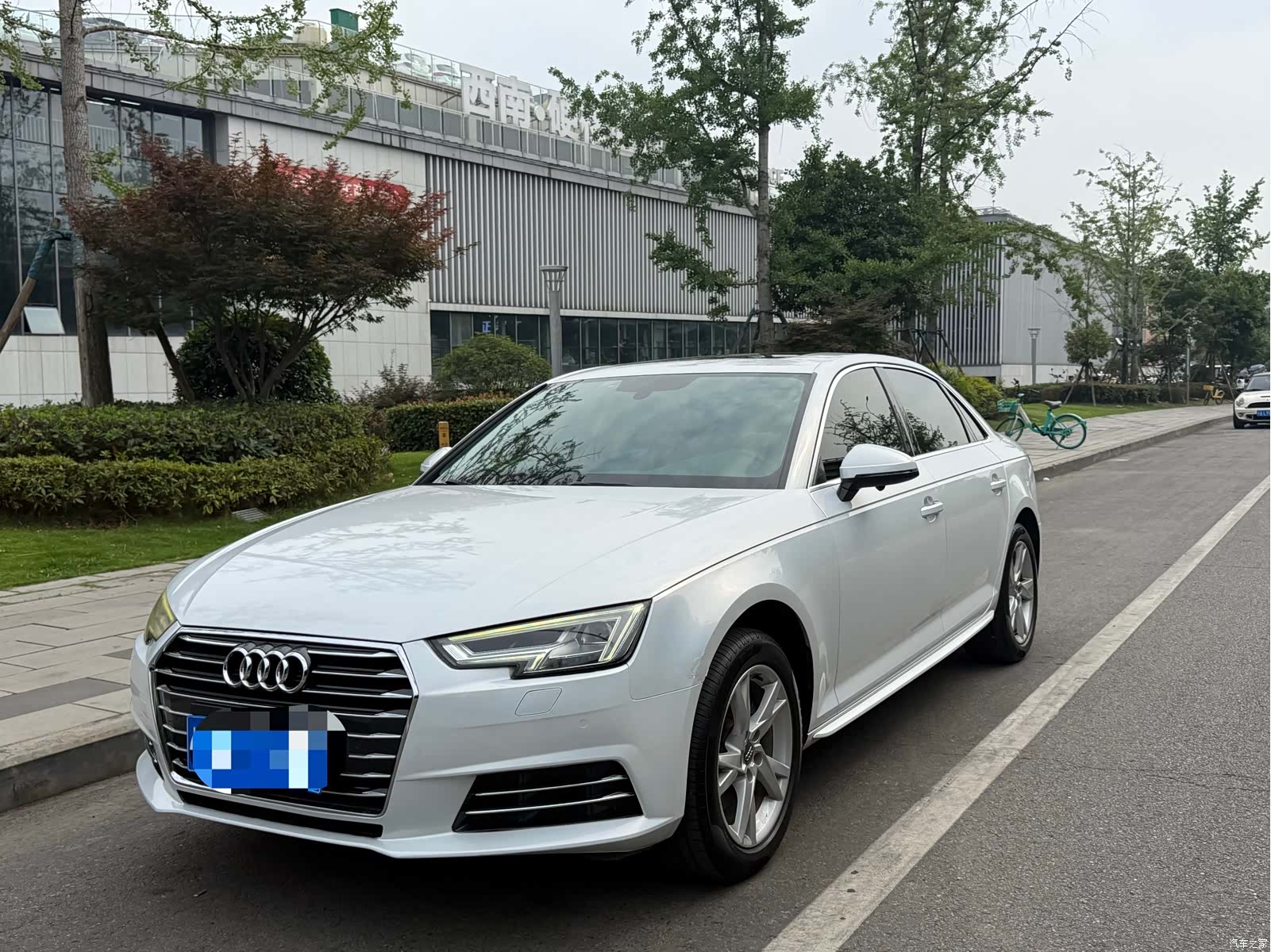 Audi A4L, 2018 1