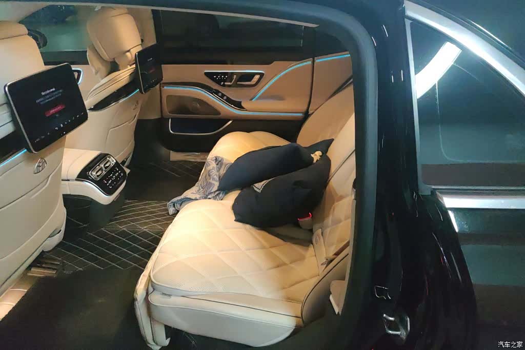 Maybach S-Class, 2023 11