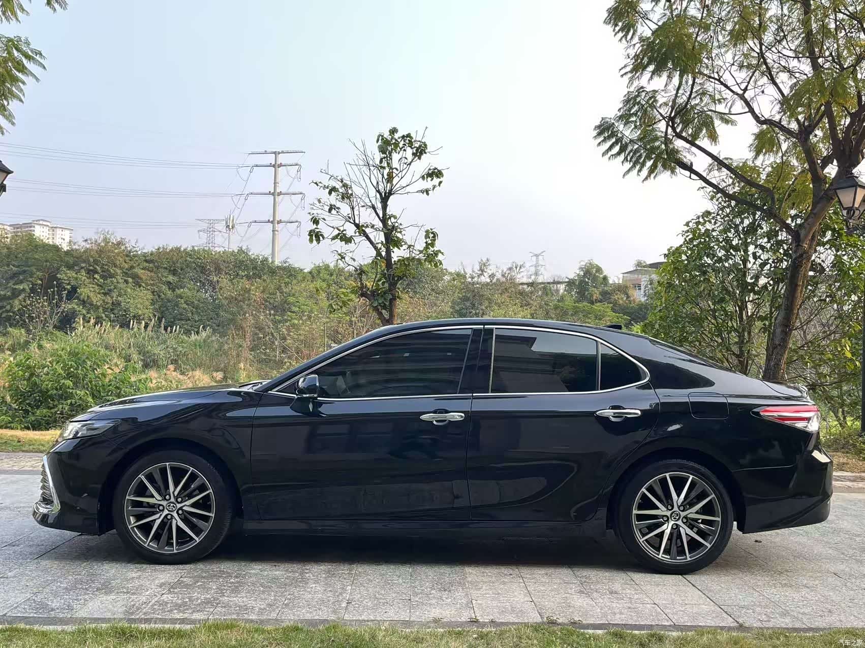 Toyota Camry, 2022 3