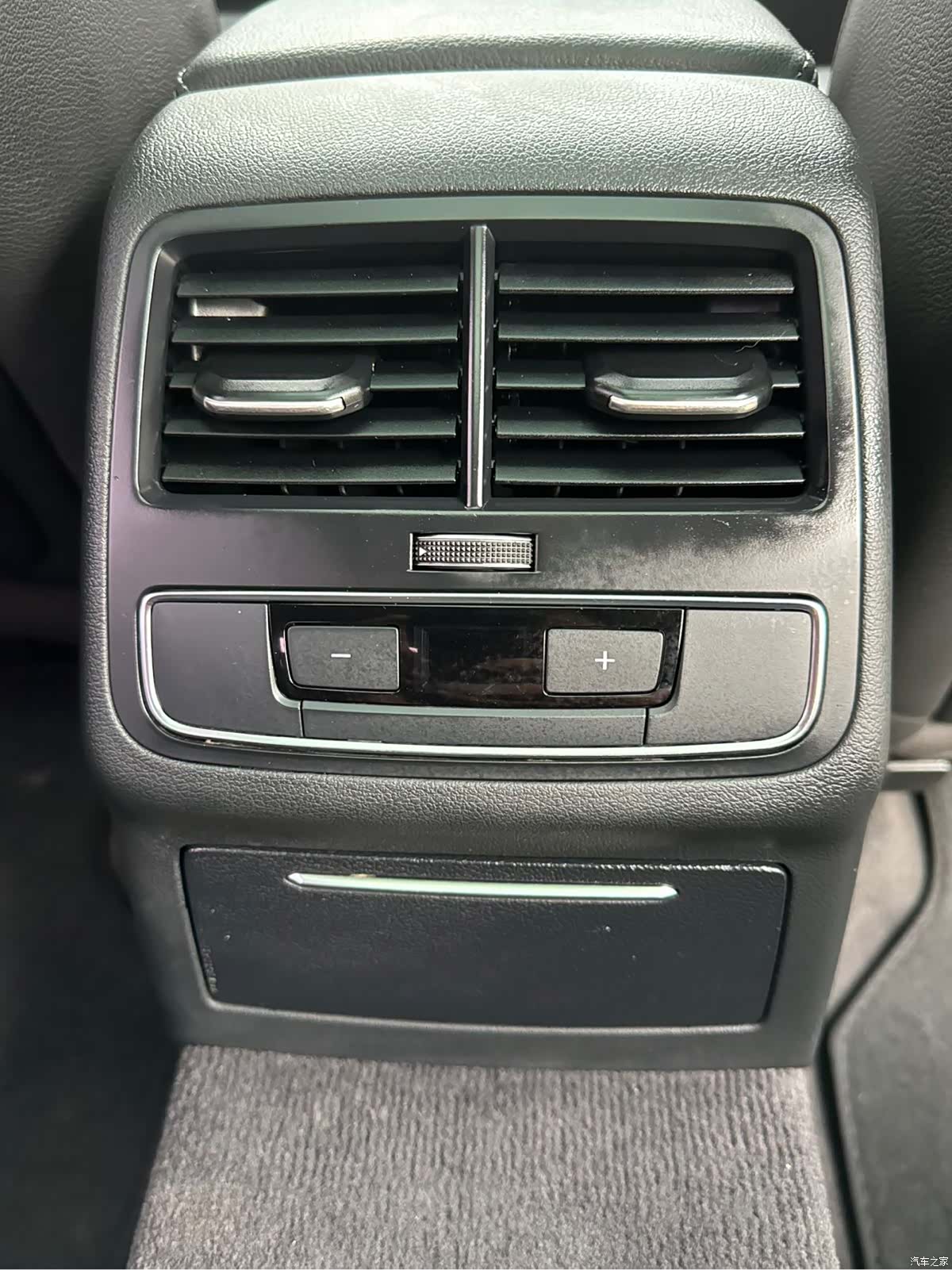 Audi A4L, 2019 14