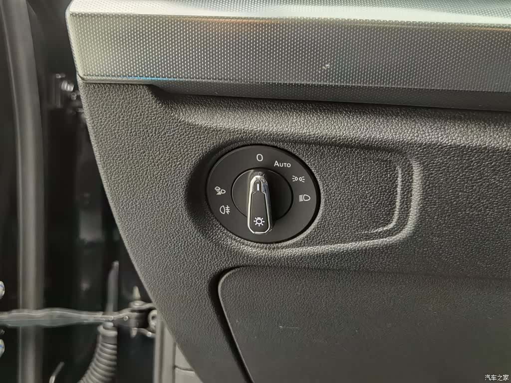 Volkswagen Passat, 2025 21