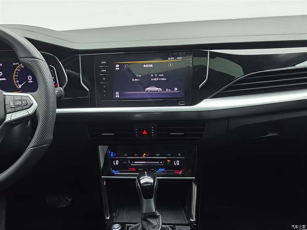 Volkswagen Passat, 2025 12