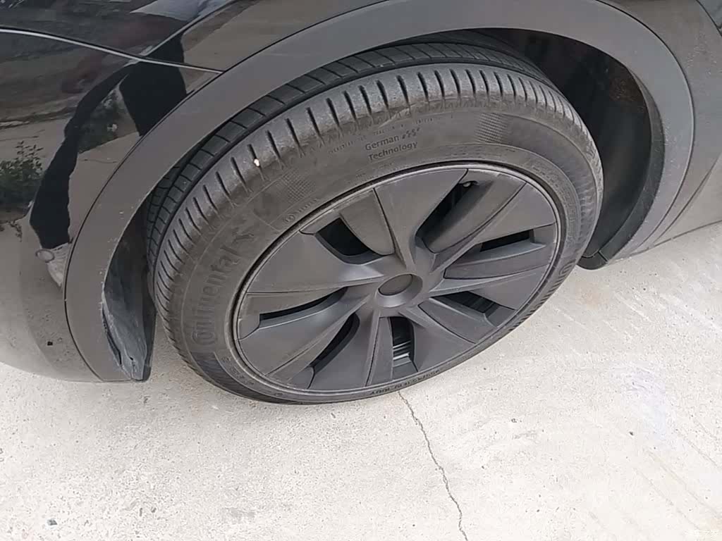 Tesla Model Y, 2024 23