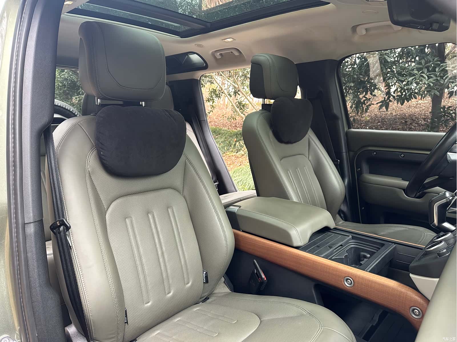 Land Rover Defender, 2021 10