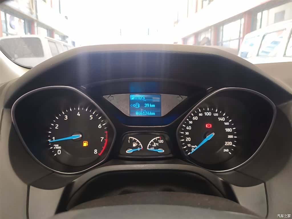 Ford Focus, 2016 12