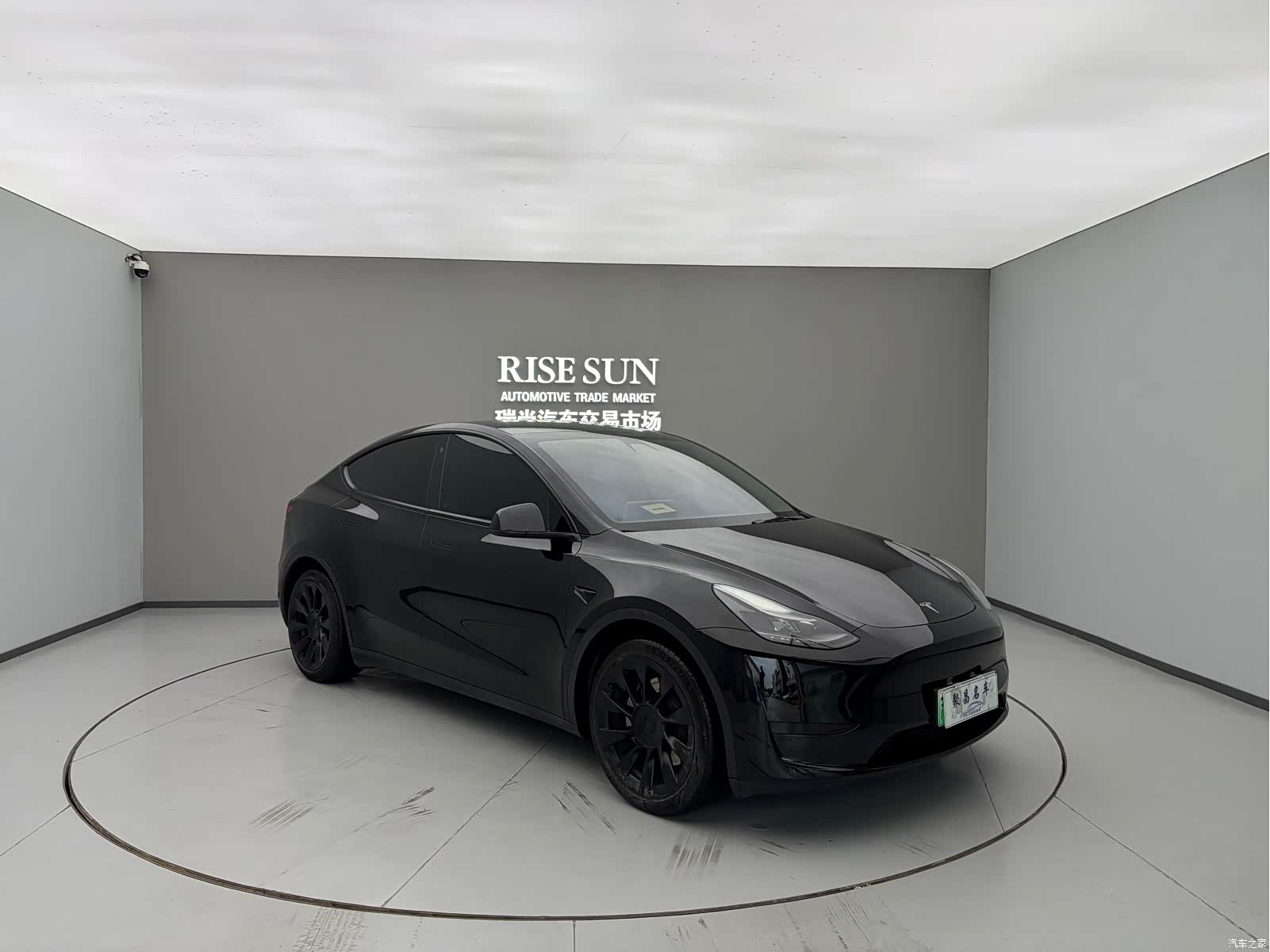 Tesla Model Y, 2022 3