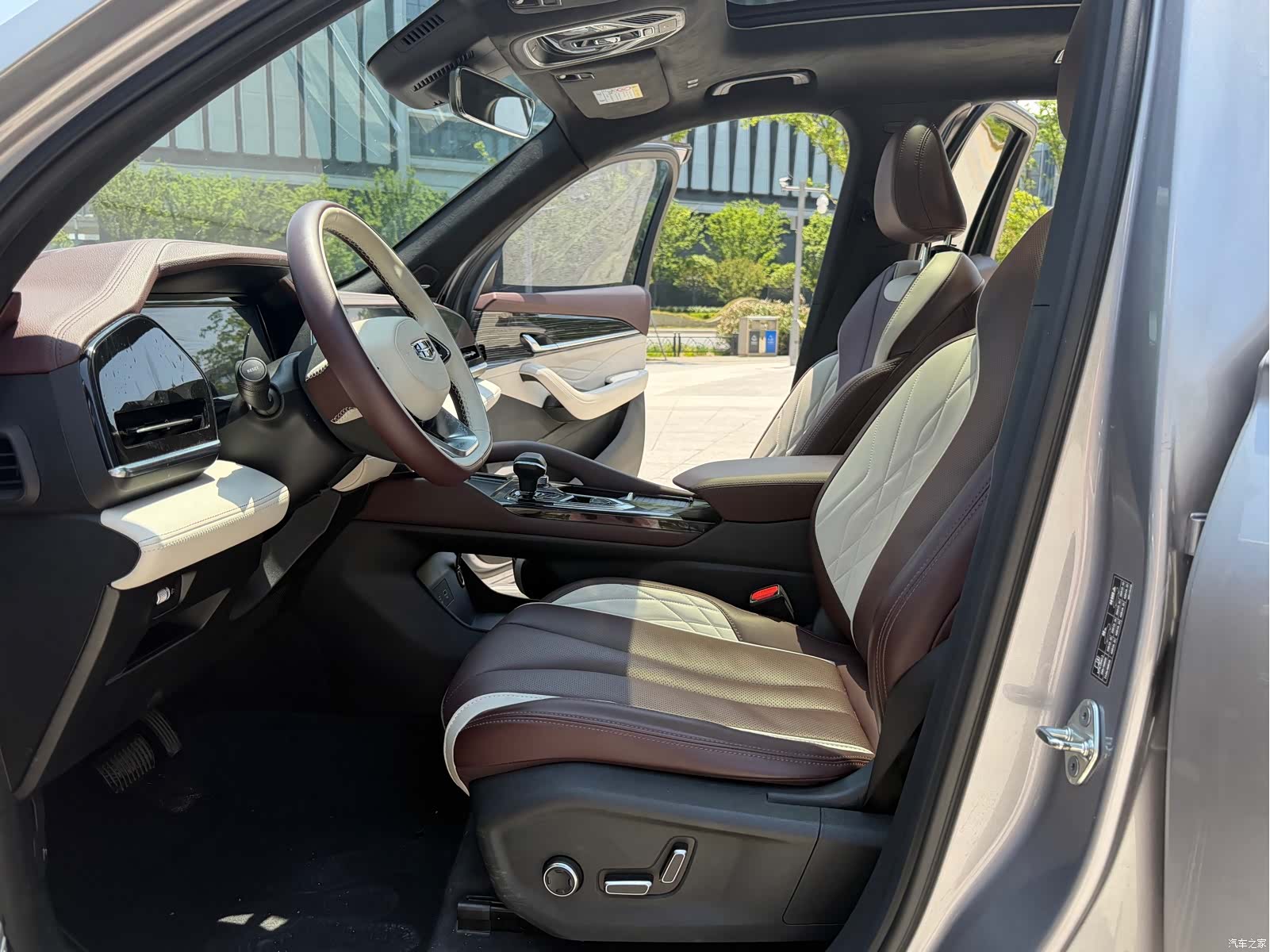 Geely Xingyue L, 2022 13