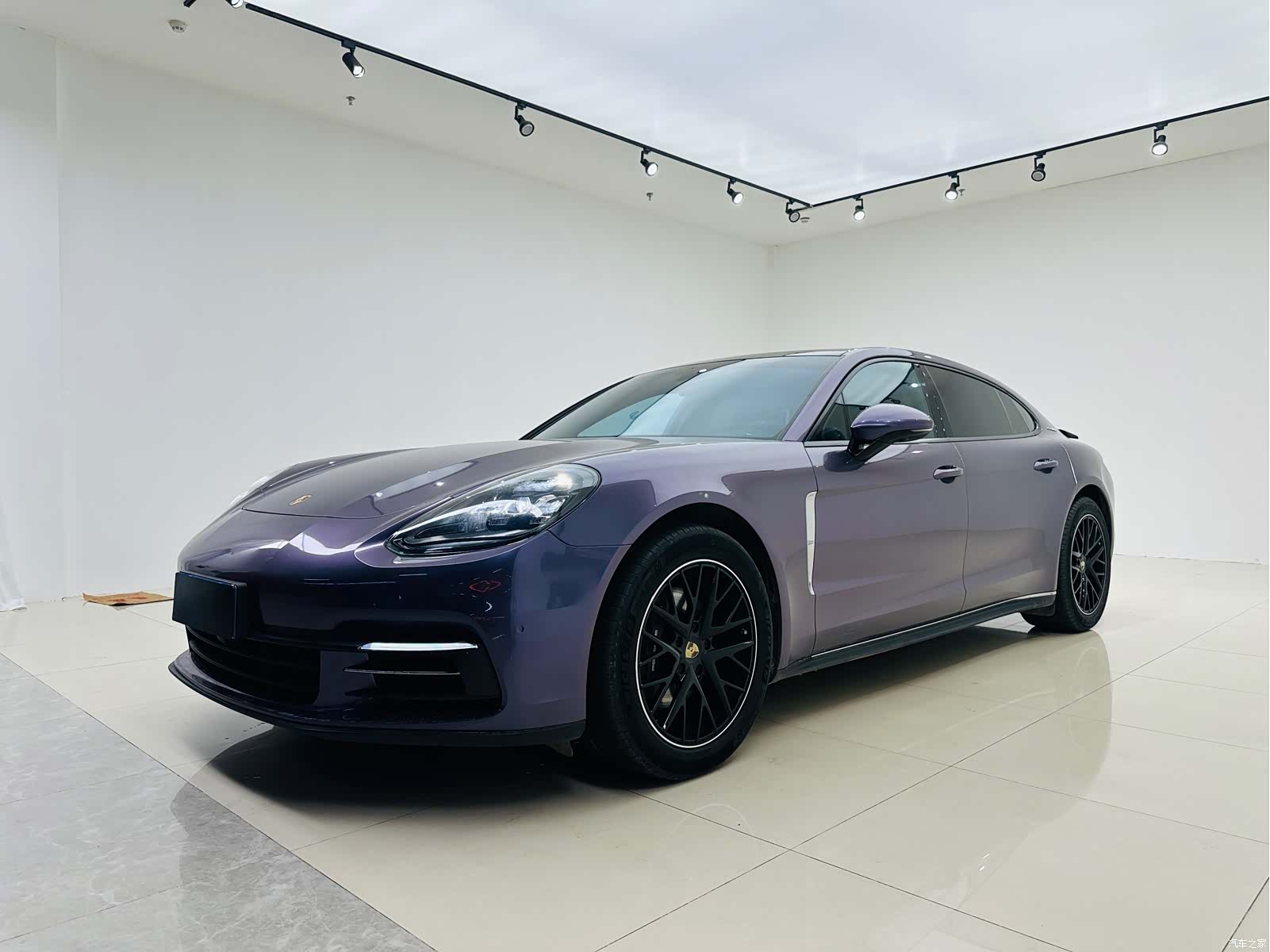 Porsche Panamera, 2018 1