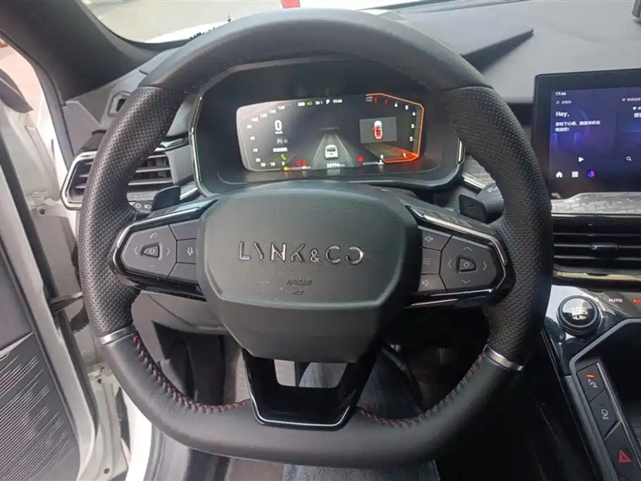 Lynk & Co 06 Lynk & Co 06