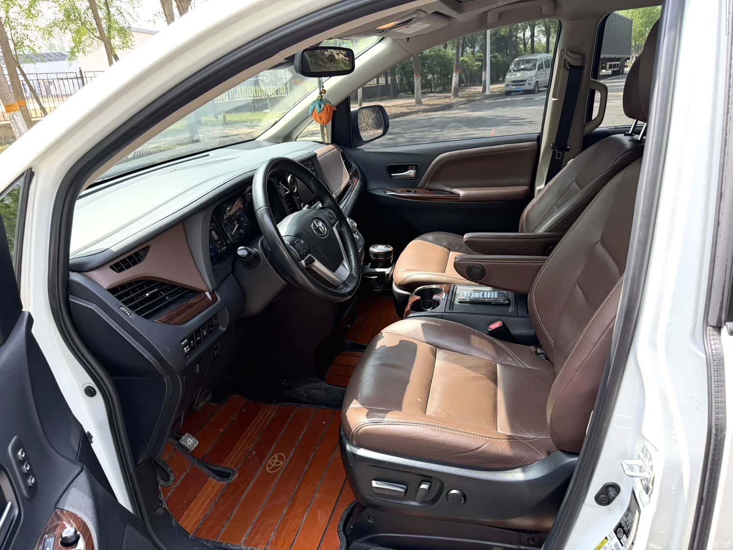 Toyota Sienna, 2019 все фото