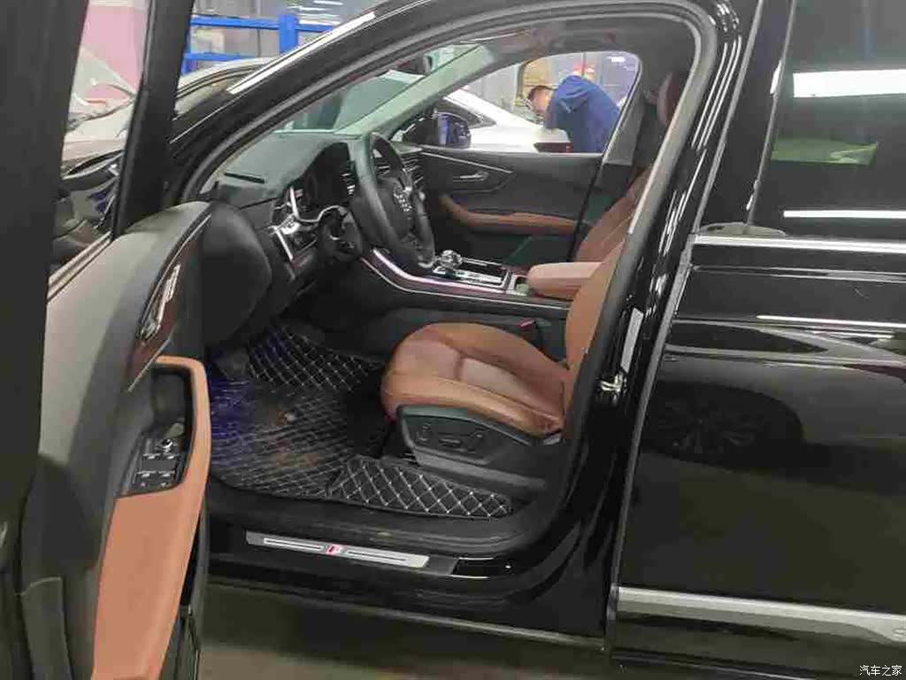 Audi Q7, 2024 3