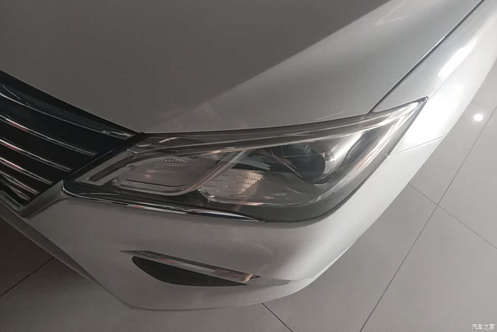 Roewe Ei5, 2018 все фото
