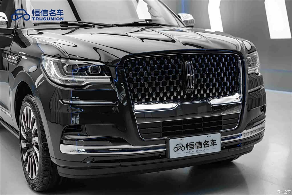Lincoln Navigator, 2024 9