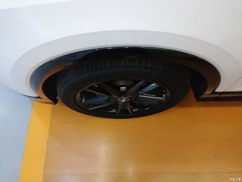 Audi Q2L, 2021 23