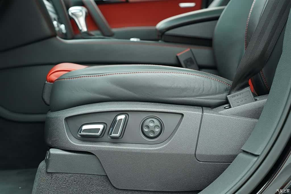 Audi Q7, 2011 8