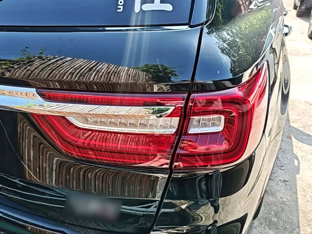 Hongqi HS7, 2021 8