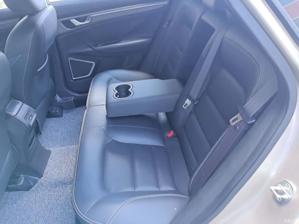 Geely Emgrand, 2018 17