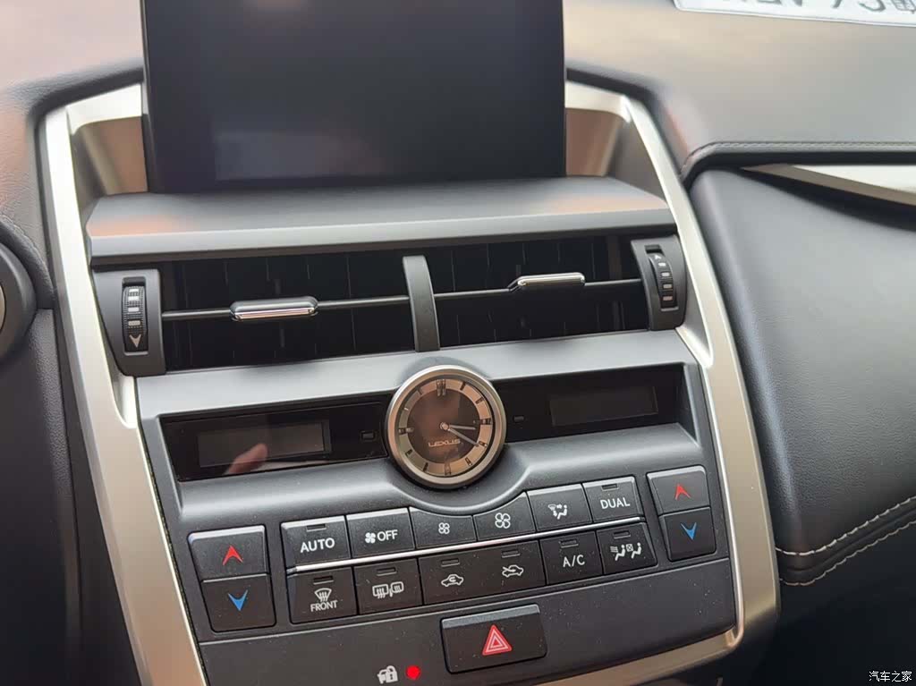 Lexus NX, 2015 3