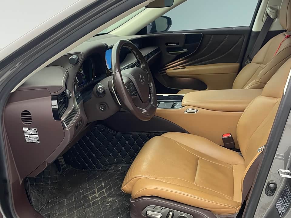 Lexus LS