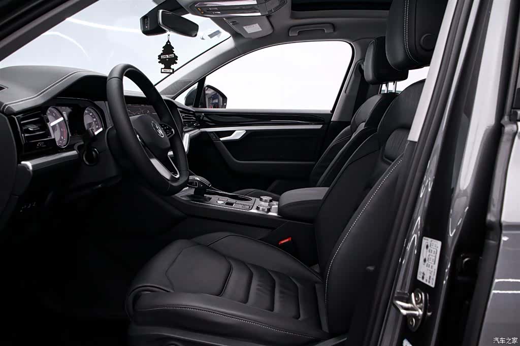 Volkswagen Touareg, 2023 12