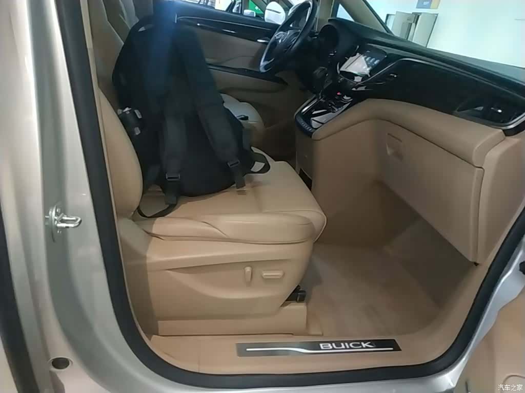 Buick GL8, 2019 25