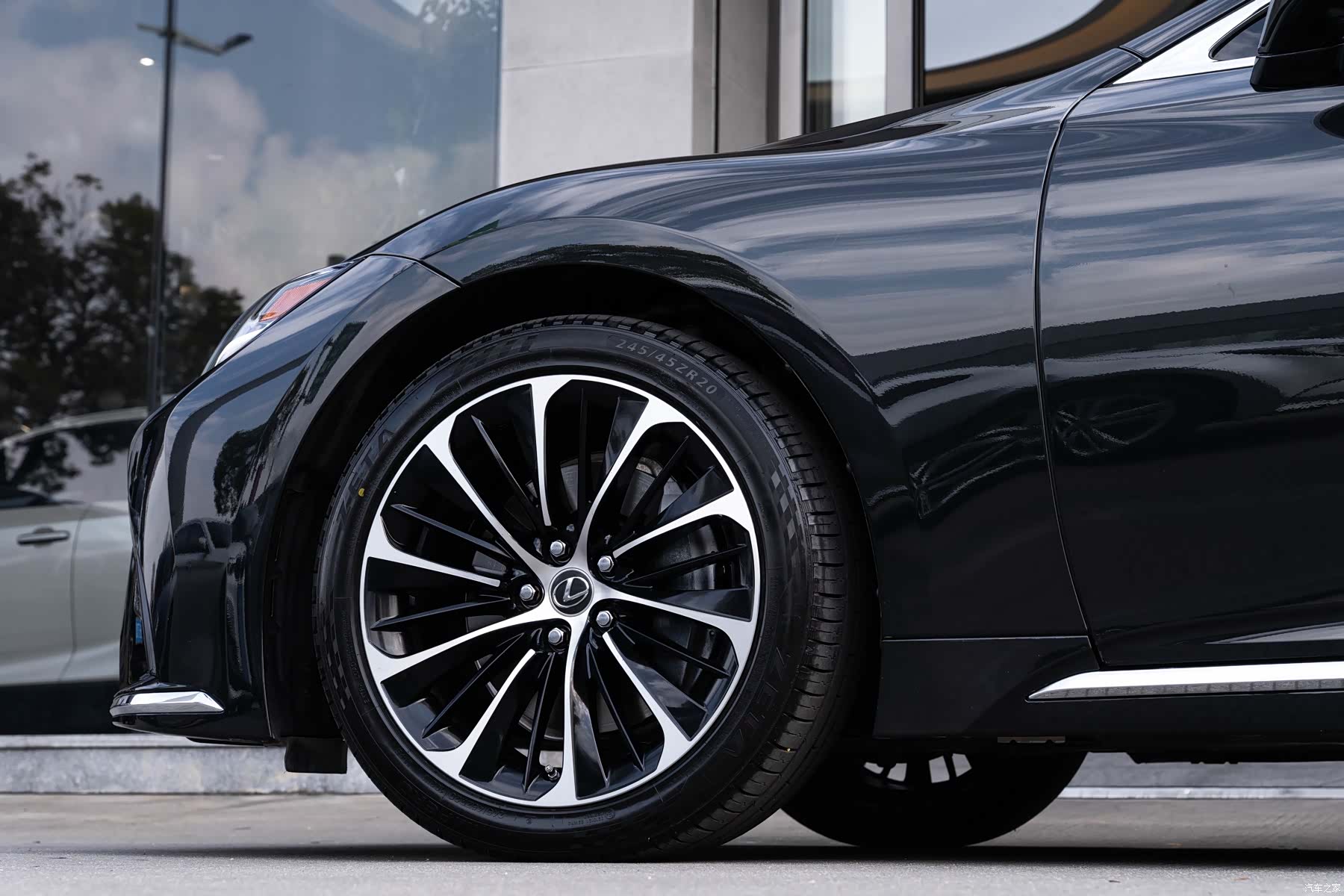 Lexus LS, 2023 8