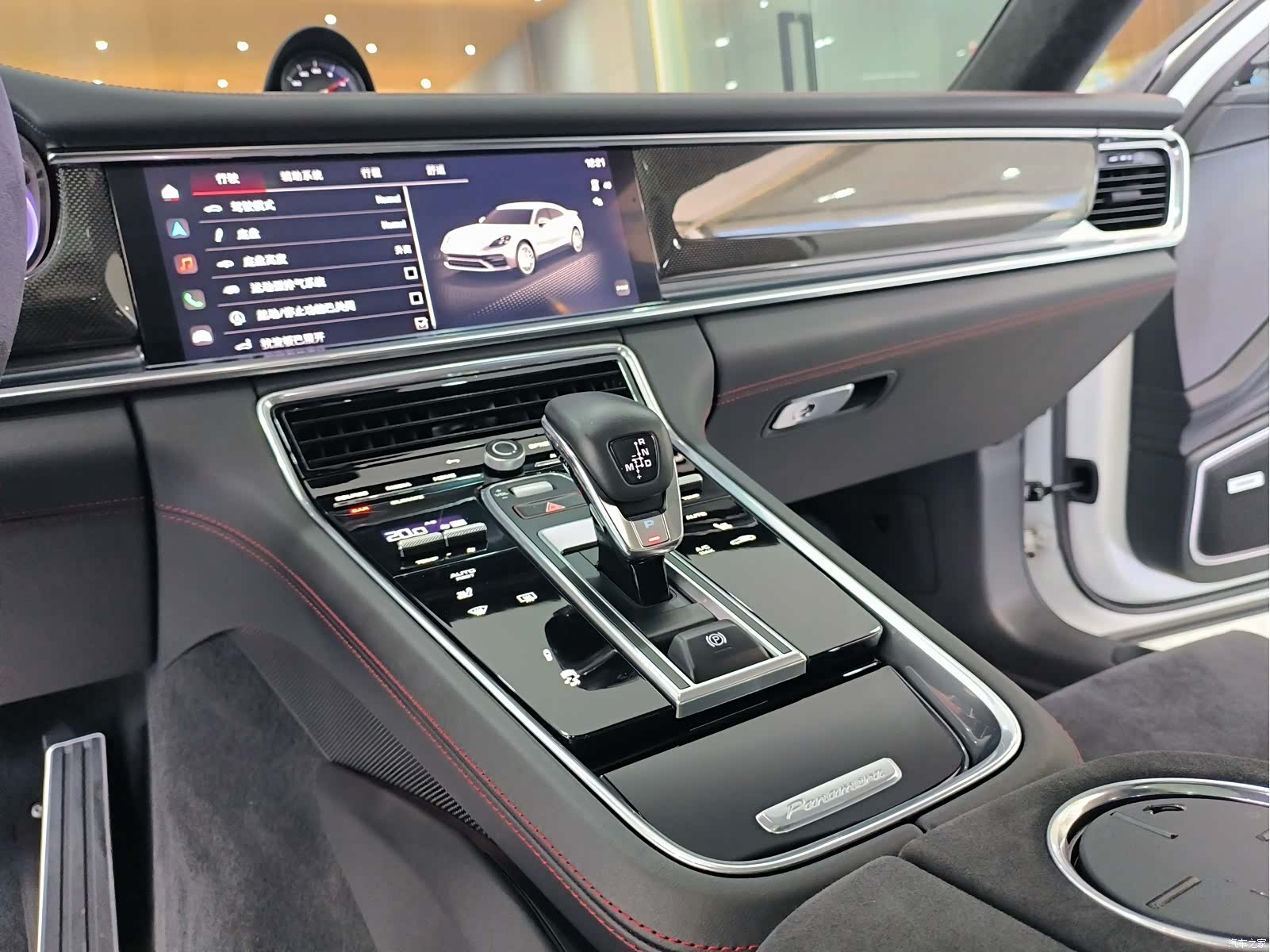Porsche Panamera, 2024 2