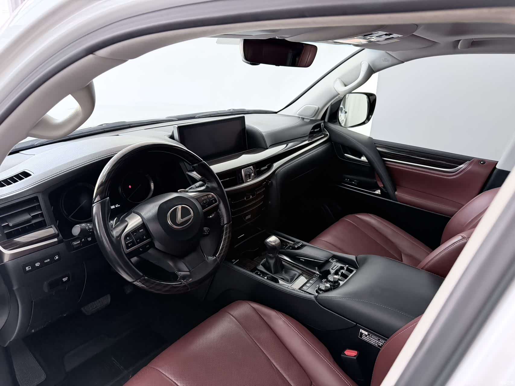 Lexus LX, 2019 3