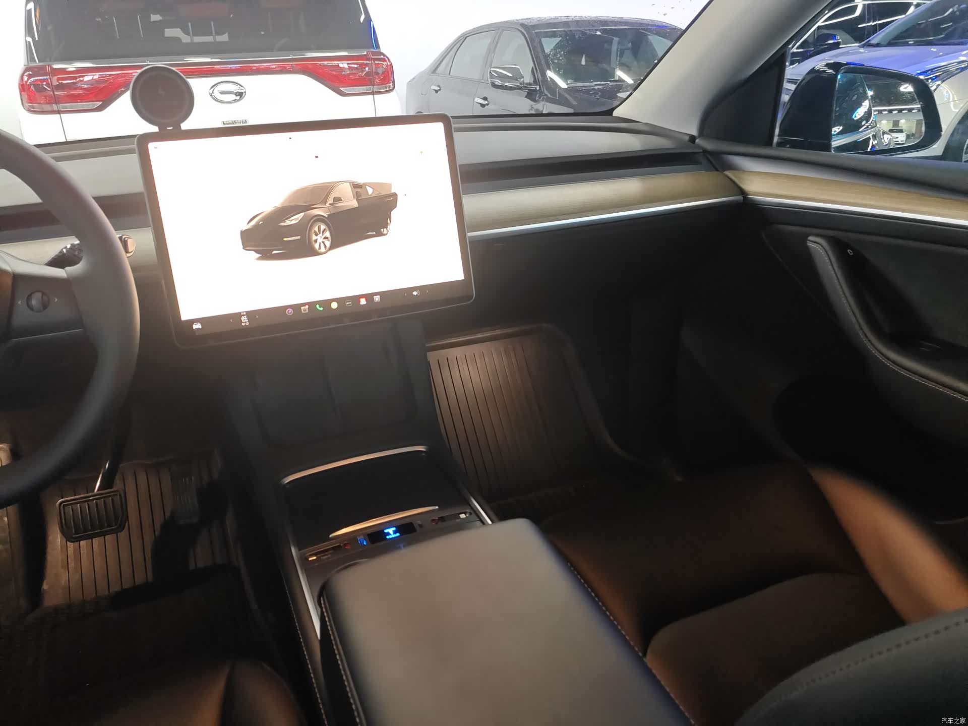 Tesla Model Y, 2022 13