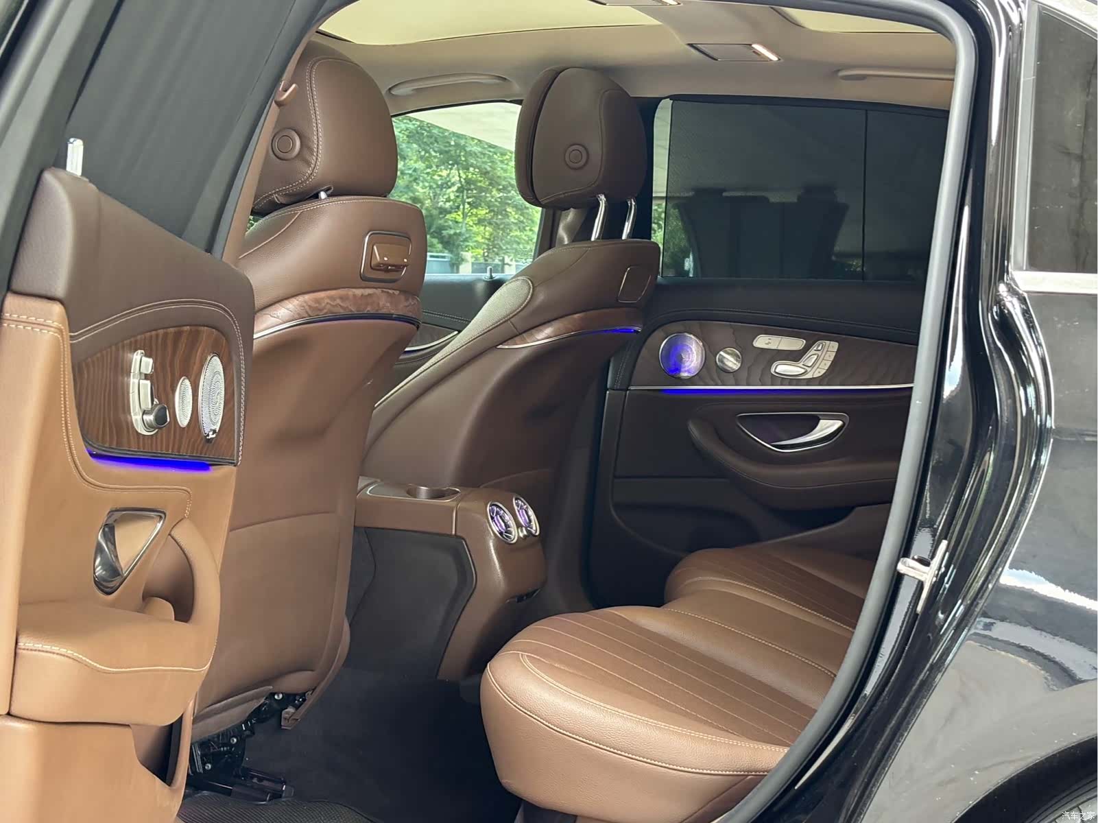 Mercedes-Benz E-Class, 2019 6
