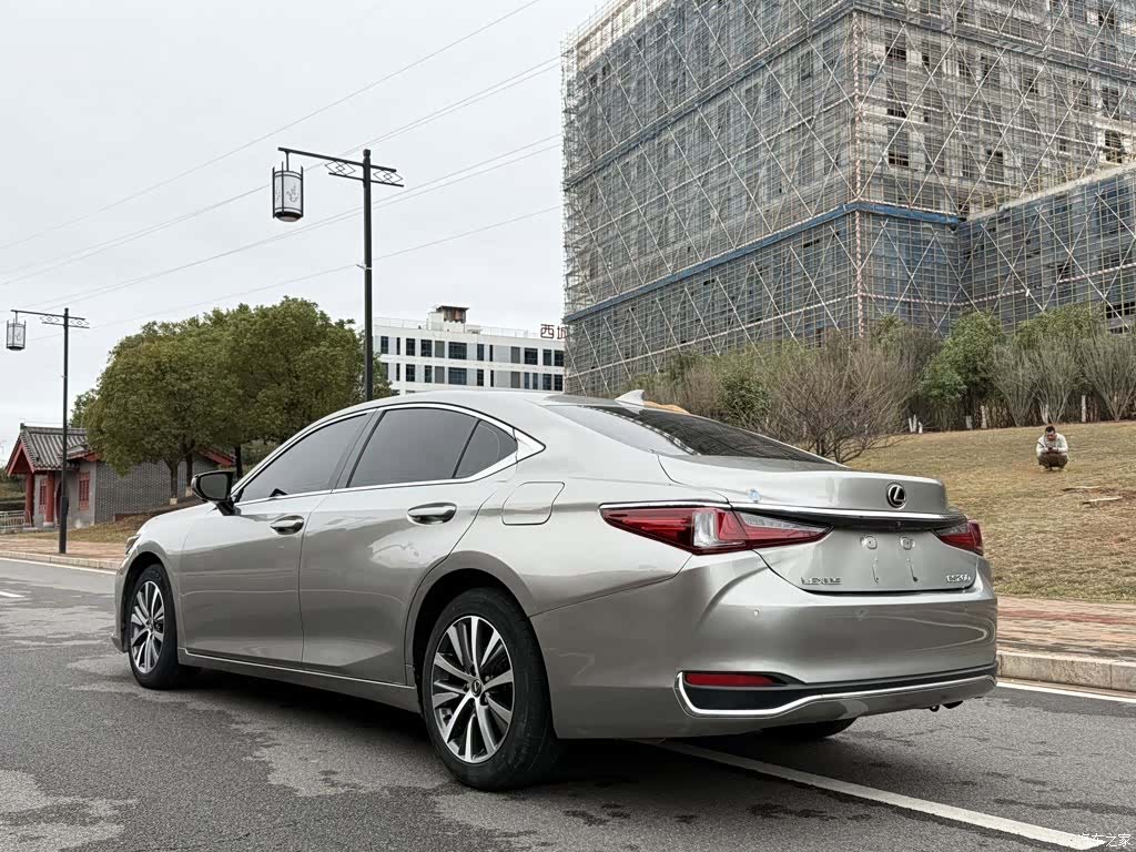 Lexus ES, 2019 6