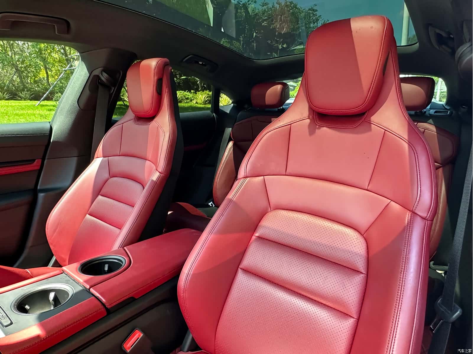 Porsche Taycan, 2021 все фото
