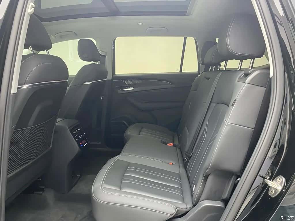 Audi Q6, 2024 6