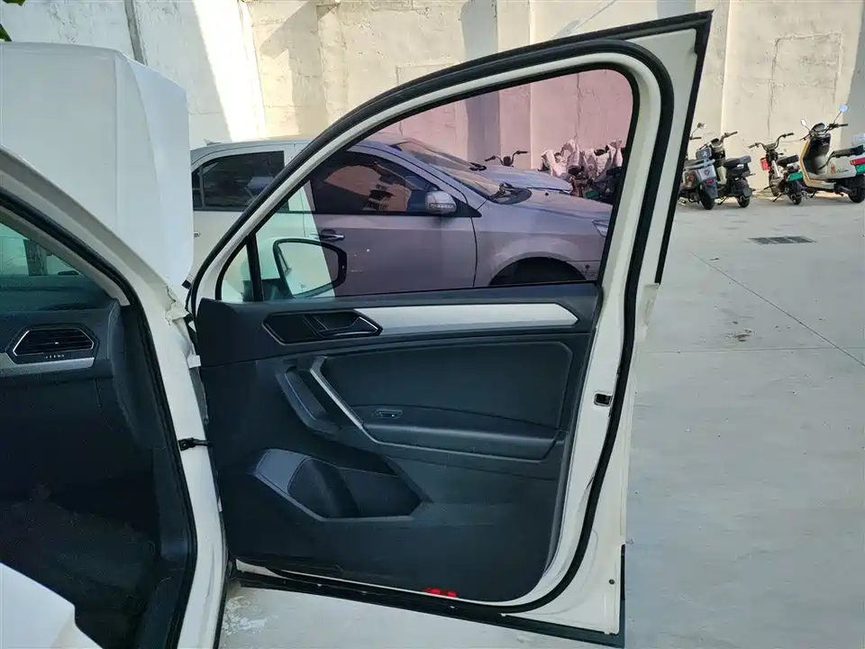 Volkswagen Tiguan L Volkswagen Tiguan L