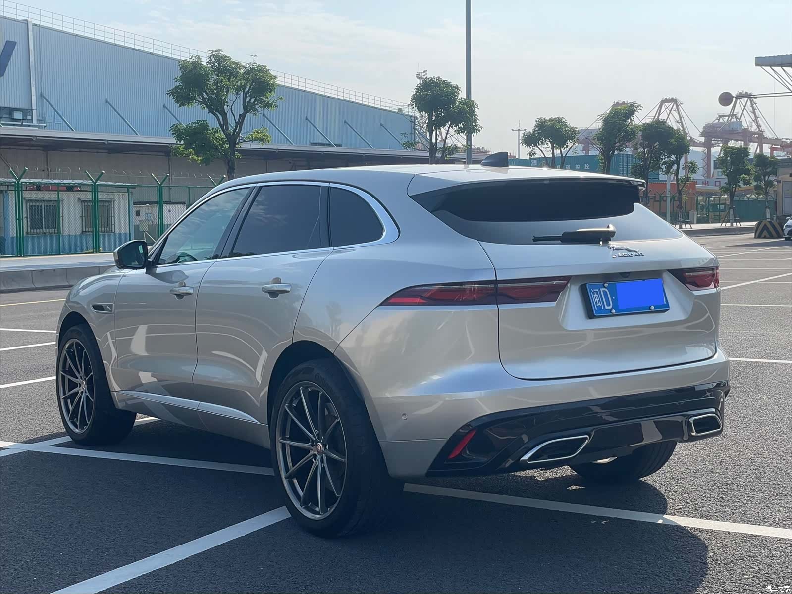 Jaguar F-PACE, 2022 все фото