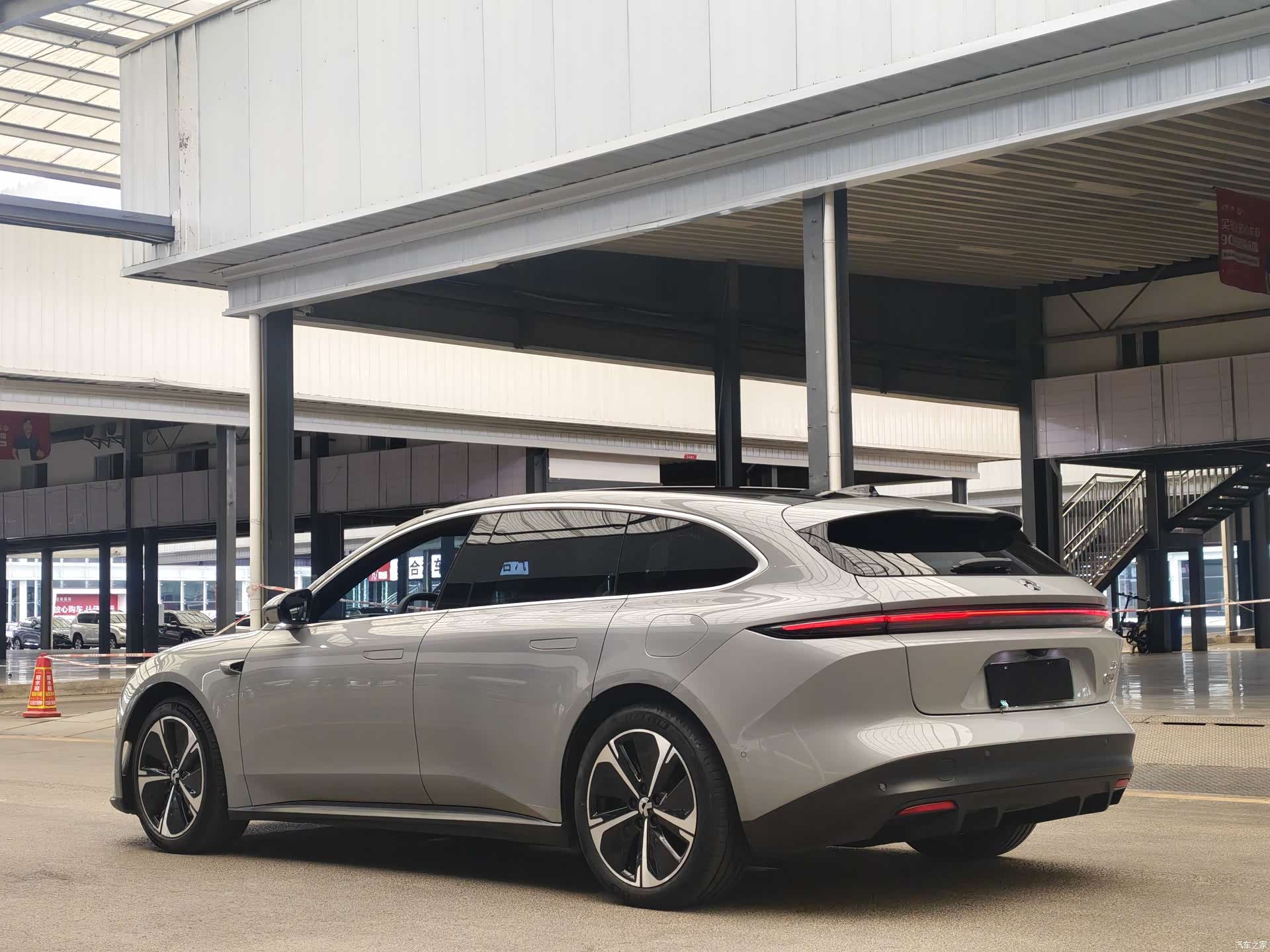 NIO ET5, 2024 11